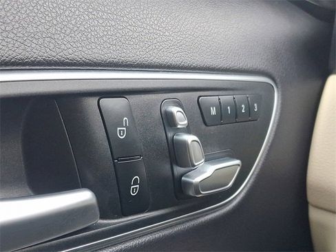 Used 2020 Mercedes-Benz GLA 250 4MATIC image 24