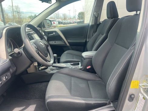 Used 2014 Toyota RAV4 XLE image 18