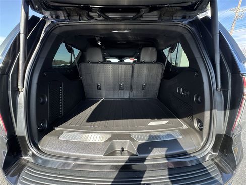 Used 2023 Chevrolet Suburban RST image 25