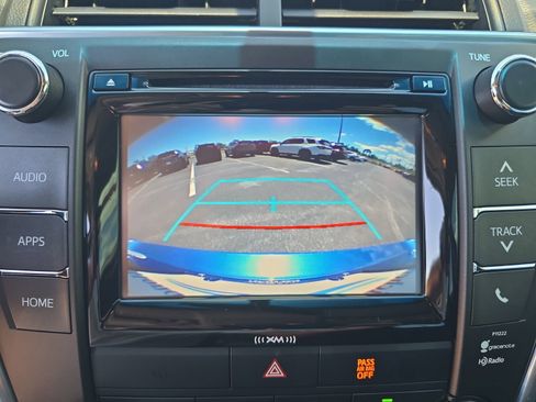 Used 2016 Toyota Camry SE FWD image 19