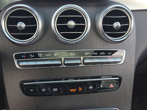 Used 2022 Mercedes-Benz GLC 300 4MATIC image 30