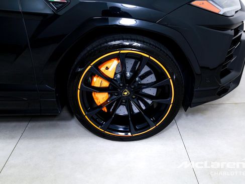 Used 2021 Lamborghini Urus image 37