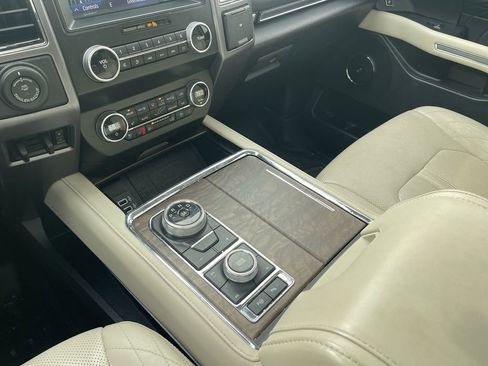 Used 2019 Ford Expedition Platinum AWD/4WD image 21