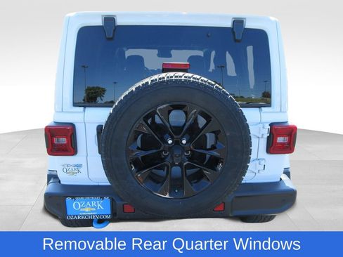 Used 2024 Jeep Wrangler Unlimited Sahara w/ Technology Group AWD/4WD image 4