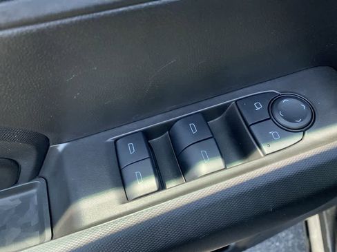 Used 2024 Chevrolet Colorado W/T image 13