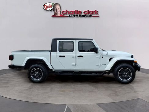 Used 2023 Jeep Gladiator Overland AWD/4WD image 6