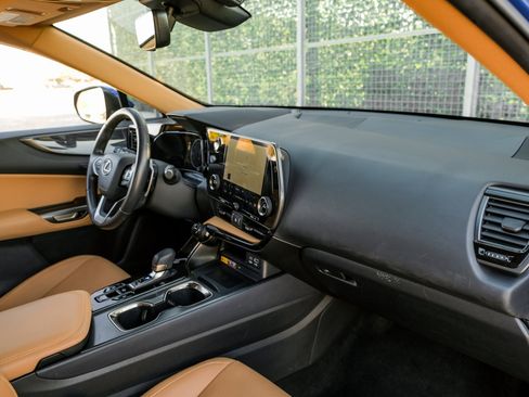 Used 2023 Lexus NX 250 FWD w/ Premium Package image 11