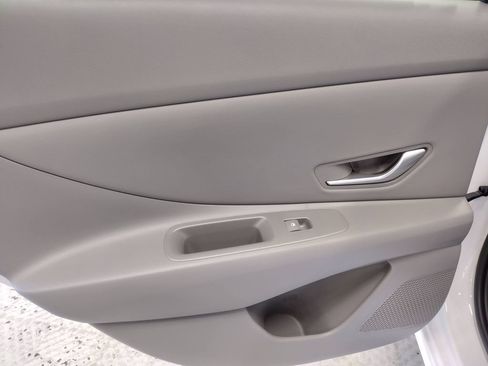 New 2026 Hyundai Elantra SEL Sport FWD image 19