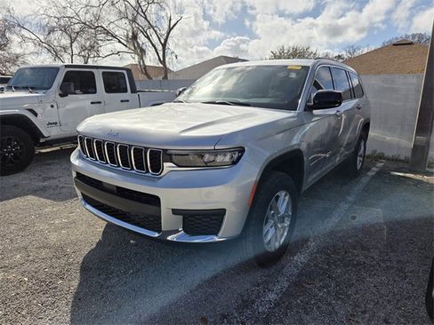 Certified 2025 Jeep Grand Cherokee L Laredo w/ Luxury Tech Group I image 3