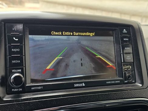 Used 2016 Dodge Grand Caravan R/T image 25