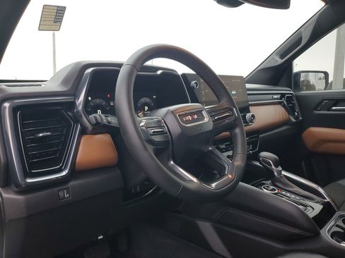 Used 2024 GMC Canyon AT4 image 15