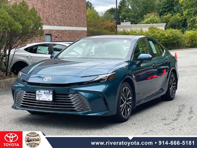 Used 2026 Toyota Camry XLE w/ Premium Plus Package AWD/4WD image 4