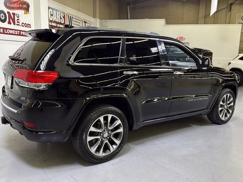Used 2018 Jeep Grand Cherokee Overland w/ Trailer Tow Group IV RWD image 9