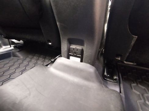 Used 2017 Jeep Renegade Trailhawk w/ Popular Equipment Group image 70