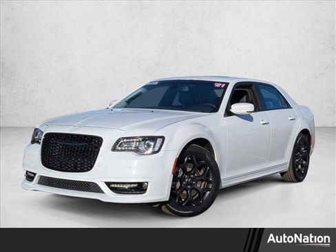 Used 2022 Chrysler 300 Touring L w/ Popular Equipment Group image 1