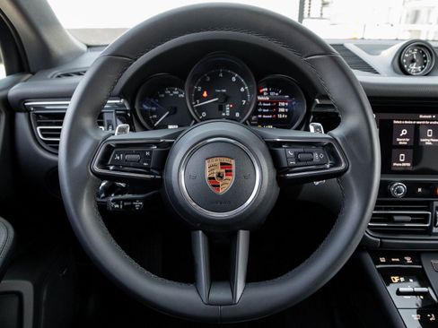 Certified 2026 Porsche Macan AWD/4WD image 13