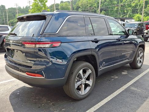 New 2026 Jeep Grand Cherokee Limited w/ Luxury Tech Group II AWD/4WD image 3
