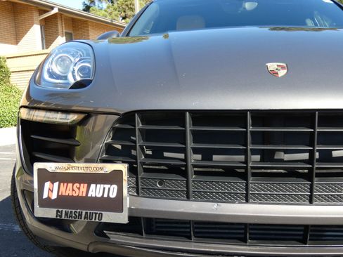 Used 2018 Porsche Macan Sport Edition image 18