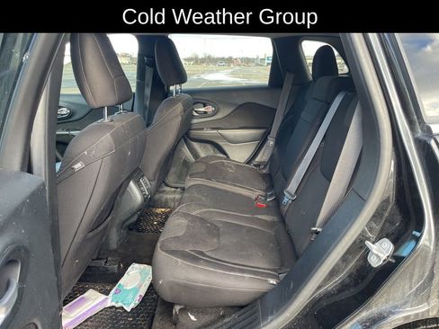 Used 2015 Jeep Cherokee Latitude w/ Cold Weather Group image 10