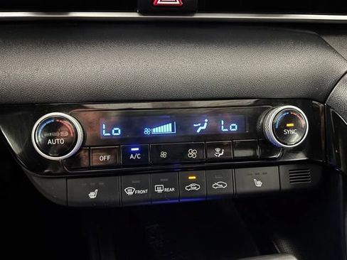 Used 2021 Hyundai Elantra SEL w/ Convenience + Premium Package FWD image 22