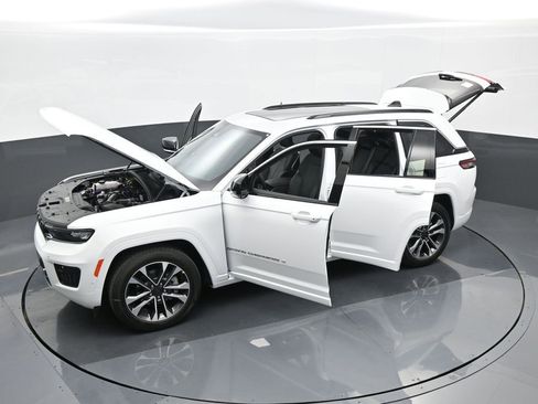 Used 2024 Jeep Grand Cherokee Overland w/ Luxury Tech Group IV image 67