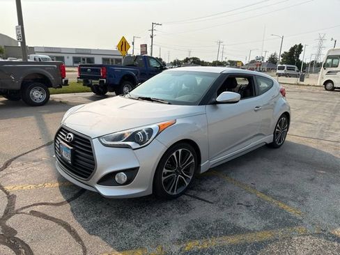 Used 2016 Hyundai Veloster Turbo FWD image 2