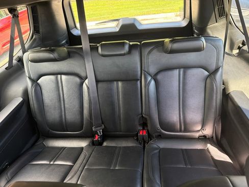 Used 2024 Jeep Wagoneer L Series II w/ Flexible Seating Group AWD/4WD image 12