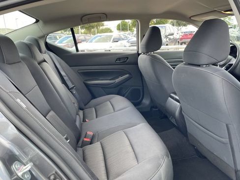 Used 2024 Nissan Altima 2.5 SV FWD image 27