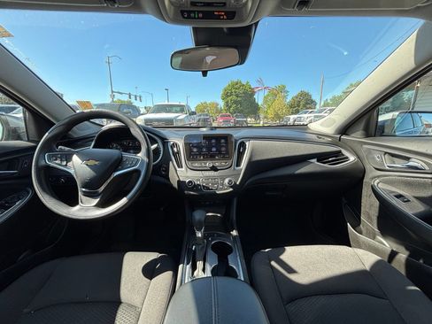 Used 2025 Chevrolet Malibu LT FWD image 21