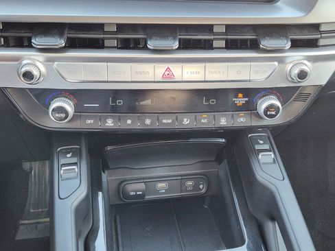 Used 2025 Kia Telluride S image 26