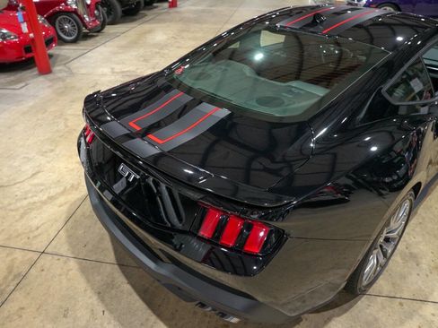 Used 2024 Ford Mustang GT Premium image 19