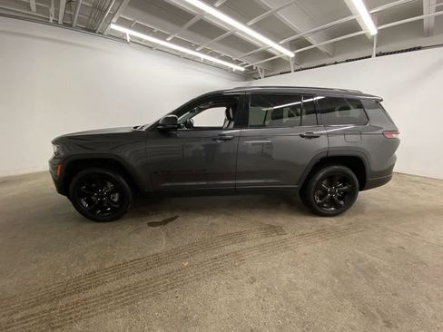 Used 2022 Jeep Grand Cherokee L Limited w/ Luxury Tech Group II AWD/4WD image 3