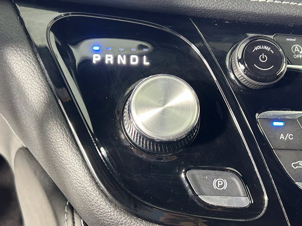 Used 2025 Chrysler Pacifica Limited FWD image 23