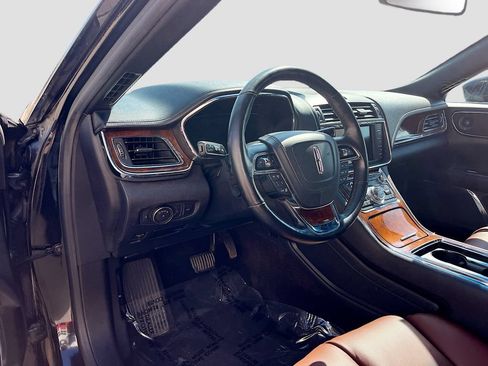 Used 2018 Lincoln Continental Reserve AWD/4WD image 9