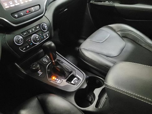 Used 2023 Jeep Cherokee Altitude Lux w/ Mopar Interior Package AWD/4WD image 26