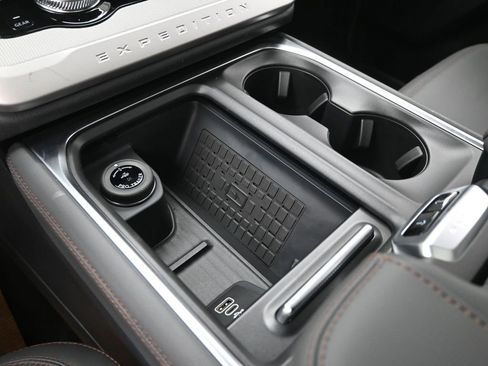 New 2025 Ford Expedition Active RWD image 30