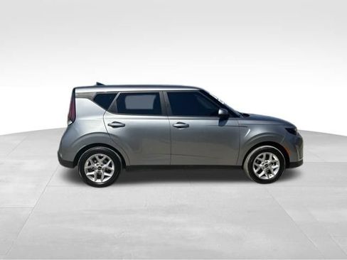 Used 2024 Kia Soul LX w/ Option Group 015 FWD image 2