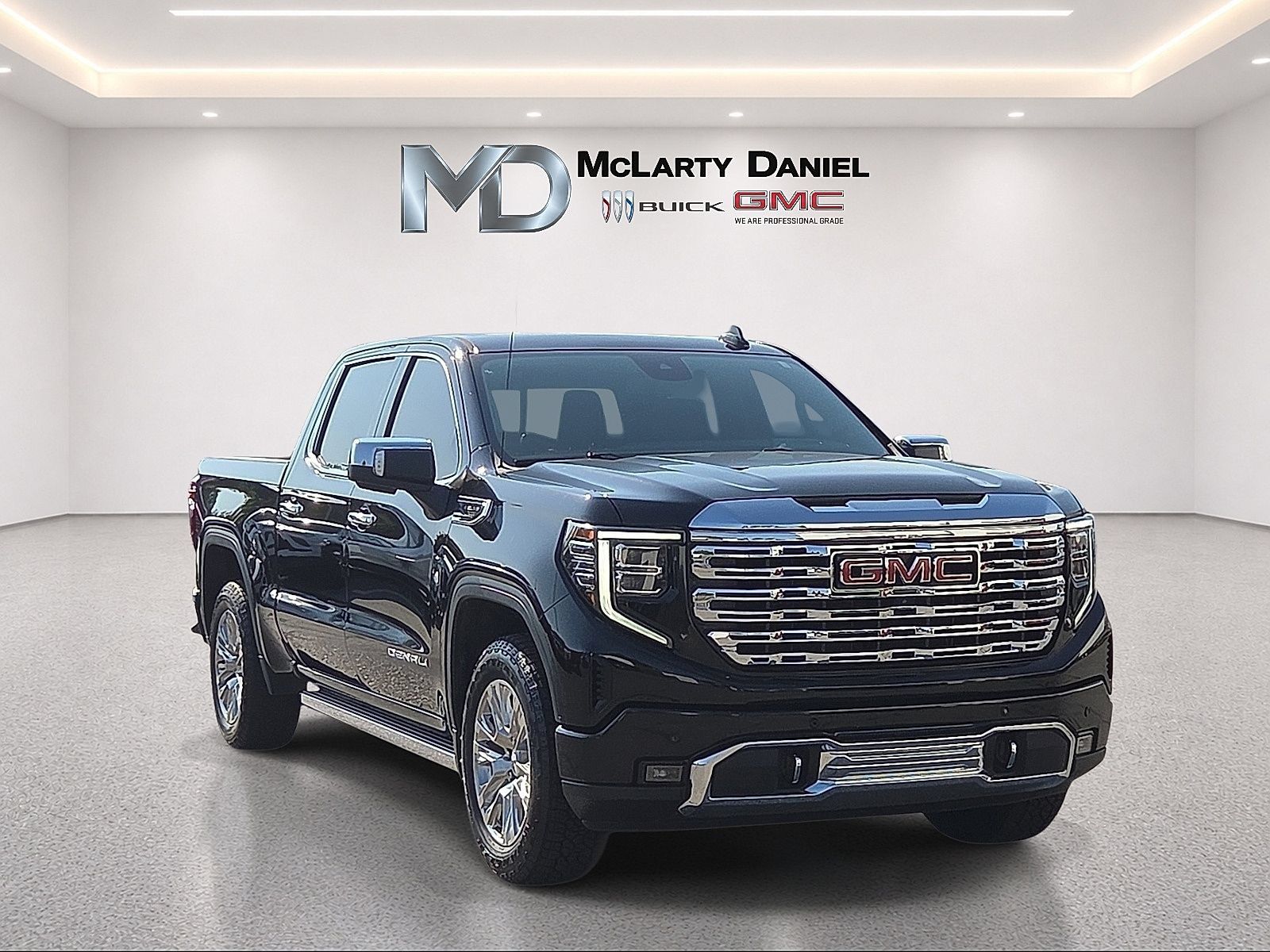 Certified 2023 GMC Sierra 1500 Denali AWD/4WD image 1