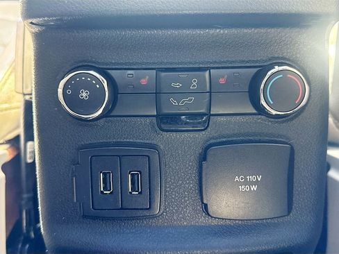 Used 2018 Ford Explorer Limited image 26