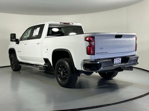 Used 2023 Chevrolet Silverado 2500 LT w/ Convenience Package AWD/4WD image 4