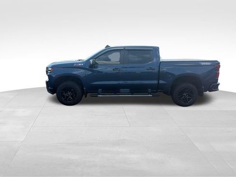 Used 2021 Chevrolet Silverado 1500 LT Trail Boss w/ Convenience Package II AWD/4WD image 2