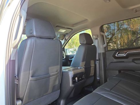 Used 2026 Chevrolet Silverado 1500 LT Trail Boss w/ Convenience Package II AWD/4WD image 16
