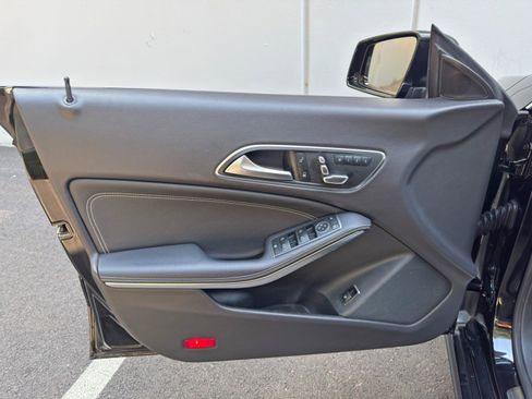 Used 2018 Mercedes-Benz CLA 250 4MATIC image 39