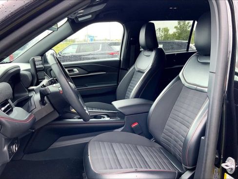 Used 2025 Ford Explorer ST-Line AWD/4WD image 9