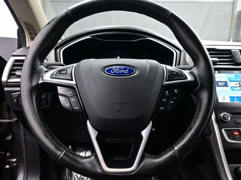 Used 2017 Ford Fusion Energi SE image 24