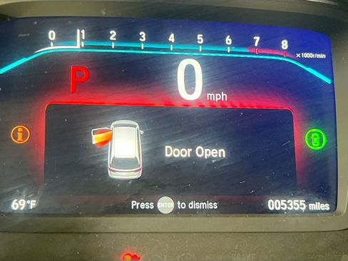 Used 2023 Honda Odyssey Sport image 12