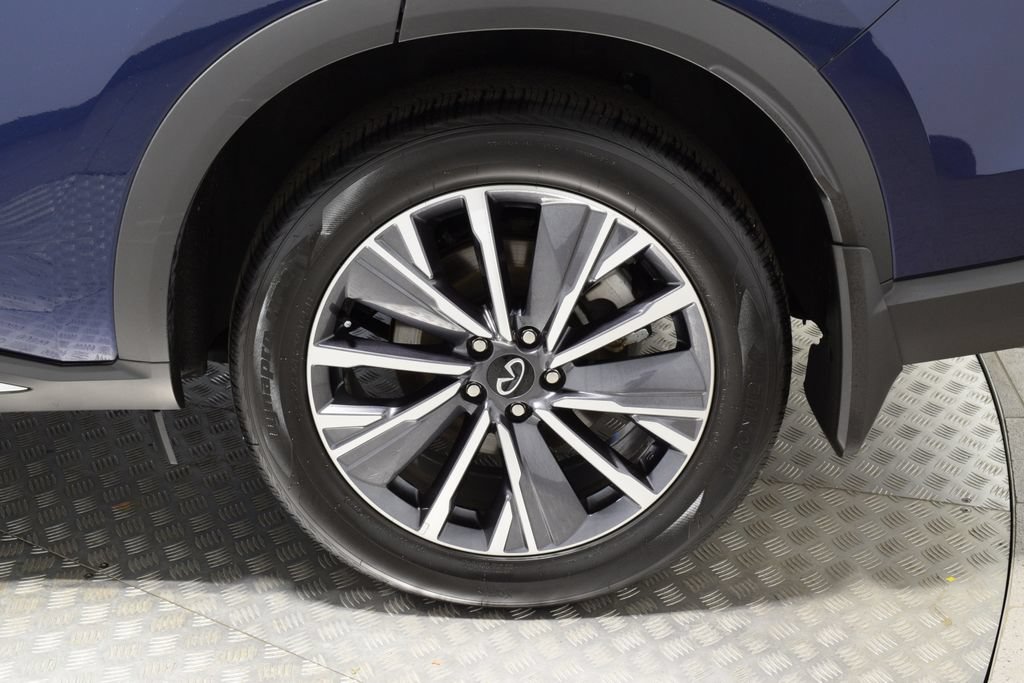 Certified 2026 INFINITI QX60 Luxe w/ Family Package AWD/4WD image 42