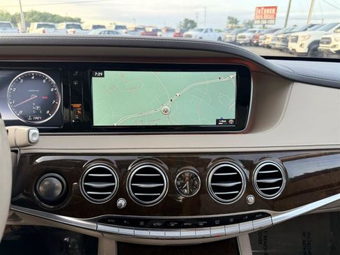 Used 2017 Mercedes-Benz S 550 4MATIC Sedan image 35