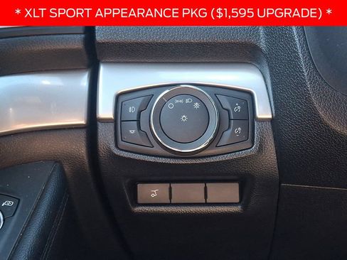 Used 2017 Ford Explorer XLT w/ Equipment Group 202A AWD/4WD image 25