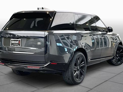 Used 2023 Land Rover Range Rover Long Wheelbase SE image 24